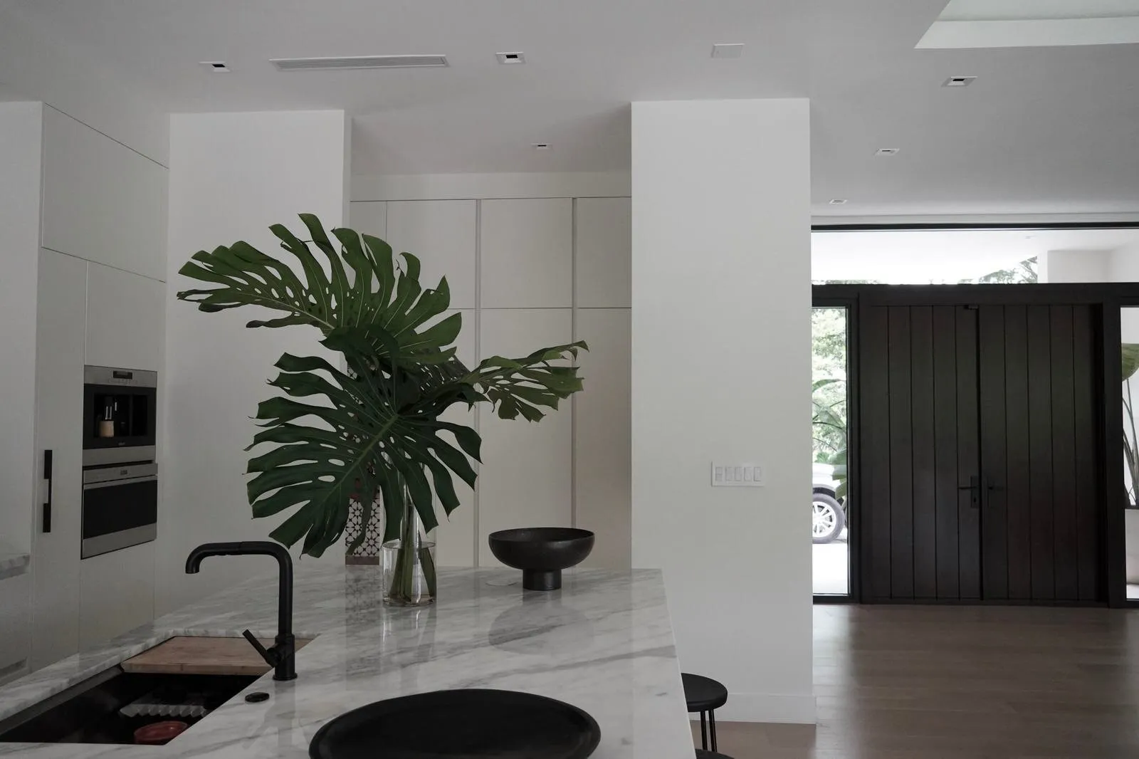 G Residence, Modern Remodel, Miami, Florida: home photo 2 by DALOP Design