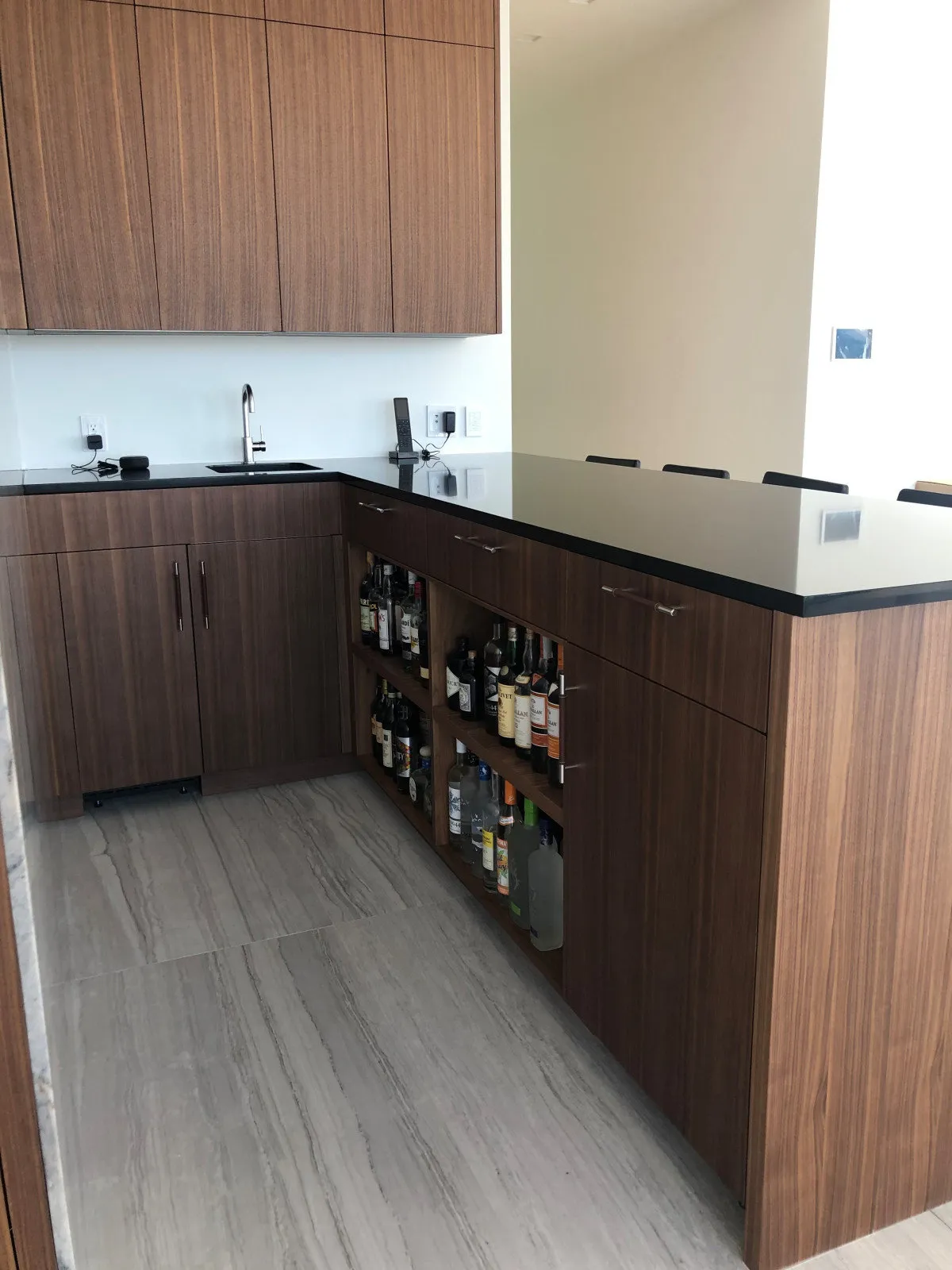 Home Bars, Contemporary, Private homes, Miami: home bar photo 3 by DALOP Design