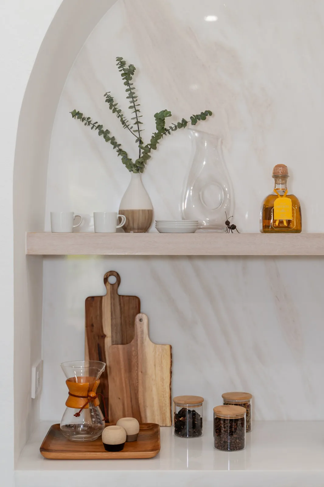 JH Residence, Kitchen Remodel, Miami, Florida: kitchen photo 2 by DALOP Design