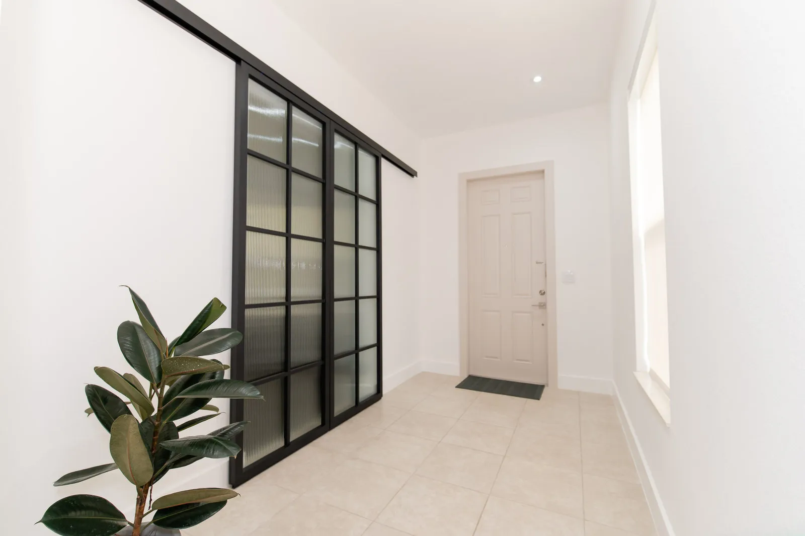 JH Residence, Secondary Rooms, Miami, Florida: home photo 6 by DALOP Design