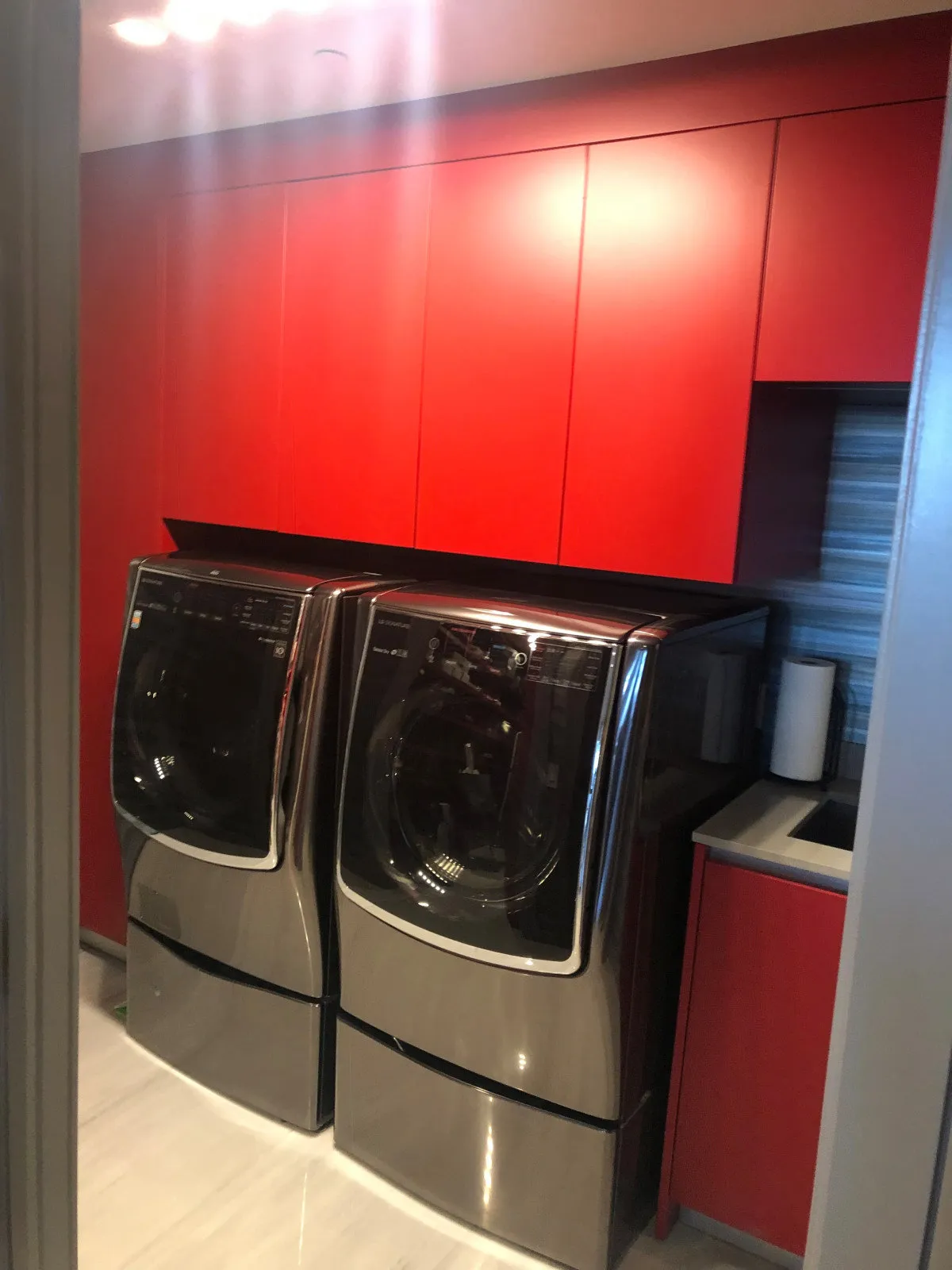 Laundry Rooms, Private homes, Florida: outdoor and utility space photo 3 by DALOP Design