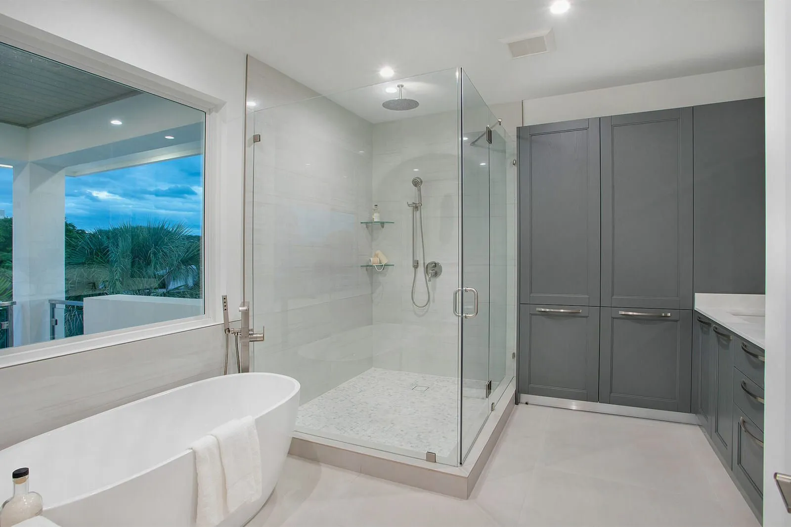 Spec Home, Pompano Beach, Pompano Beach, Florida: spec home photo 4 by DALOP Design