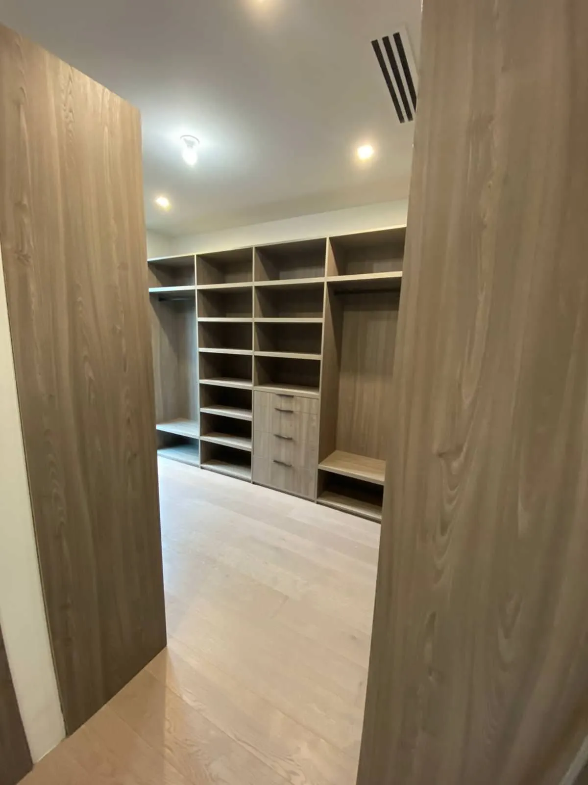 Walk-in Closets, Private homes, Florida: closet photo 3 by DALOP Design
